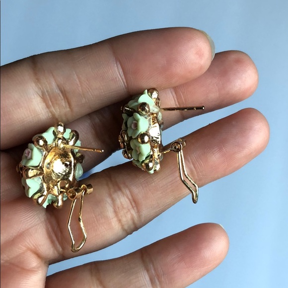 NWOT FLOWER FLORAL STUD CLIP ON POST BACK EARRINGS - Picture 6 of 8